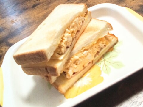 ベーコンタマゴホットサンド